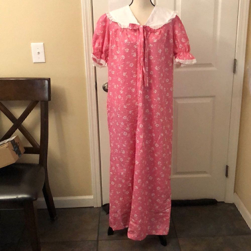 Vintage Deidre floral nightgown with pockets size S